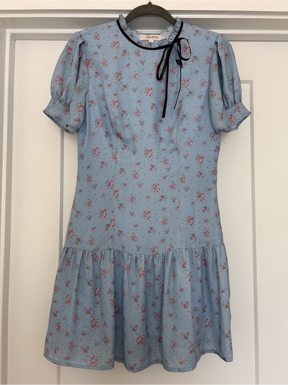 Light Blue Floral Tie-Neck Short Sleeve Dress